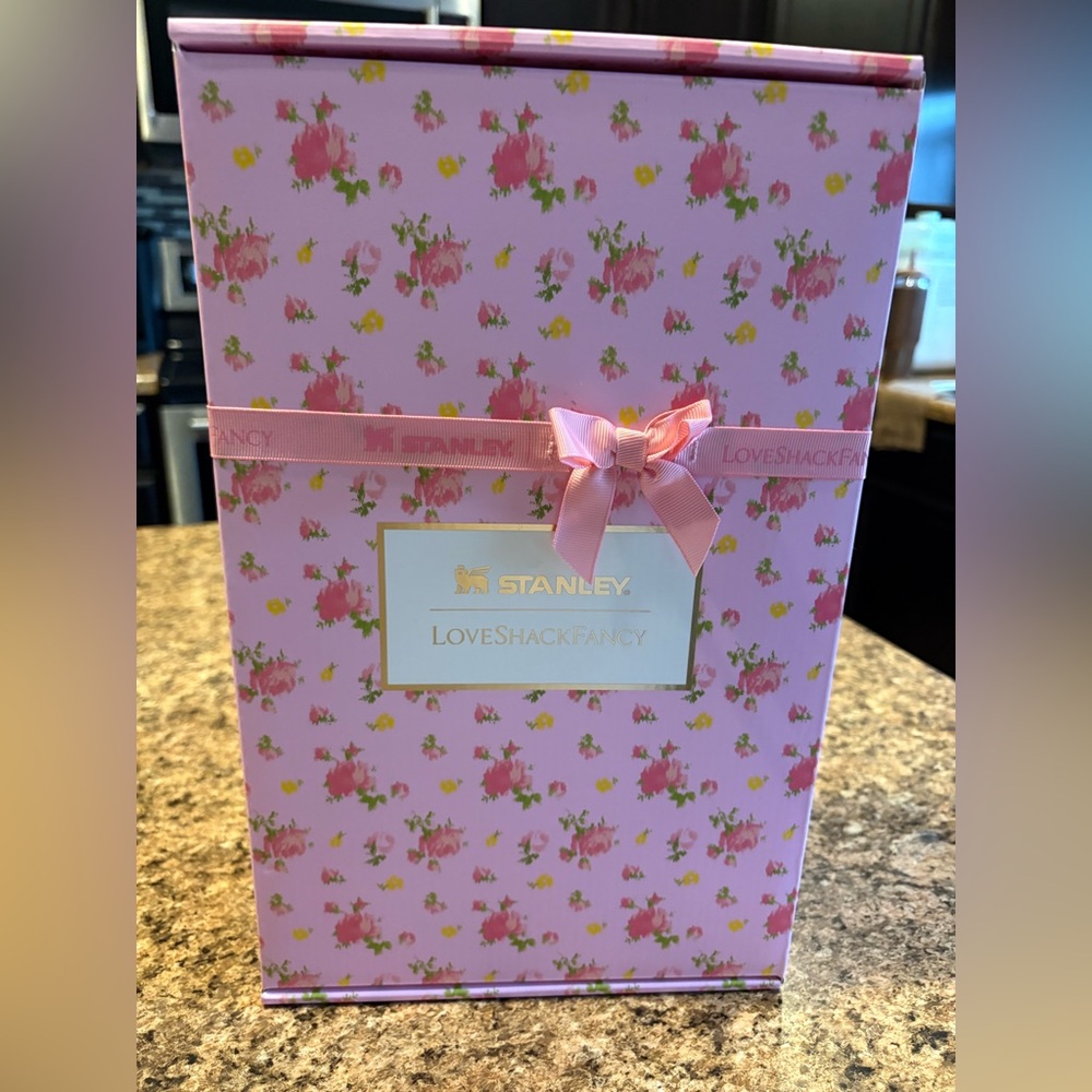 Stanley x LoveShackFancy 20 oz Quencher Pink Floral